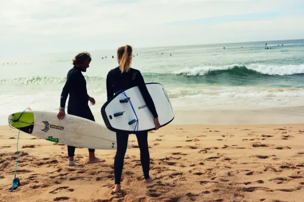 Guia de Festivais de Surf com Práticas Sustentáveis