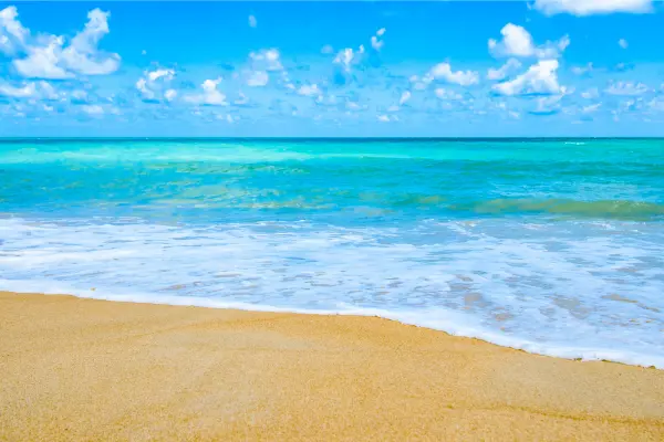 Viagens Ecológicas para Surfistas: Protegendo os Oceanos na Indonésia
